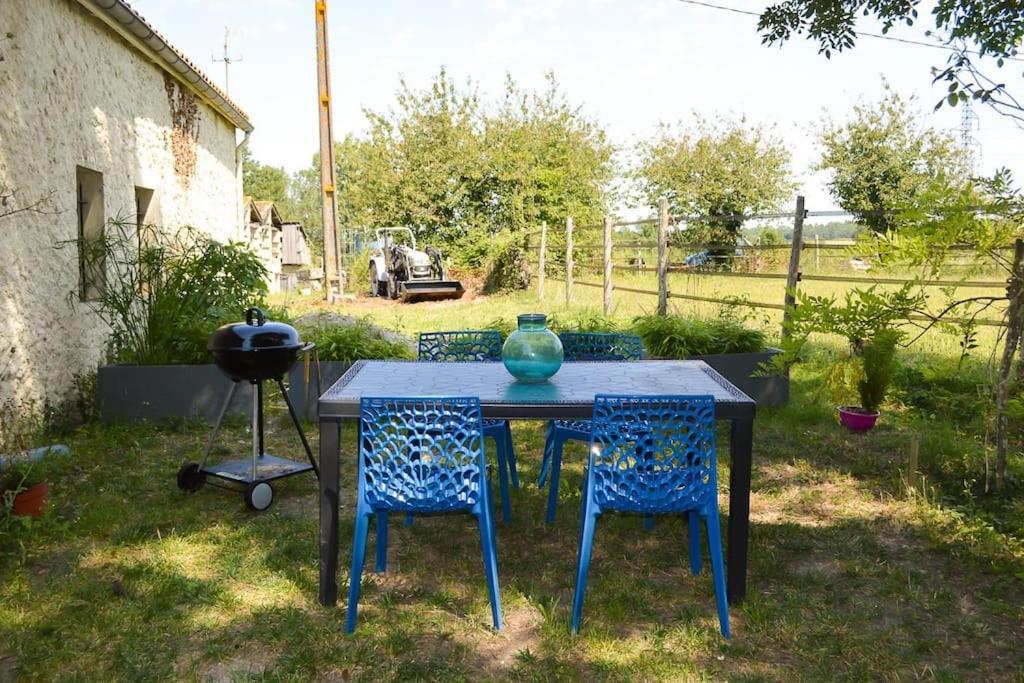 Gite A La Ferme Chaleureux Apartment Civrac-de-Blaye ภายนอก รูปภาพ