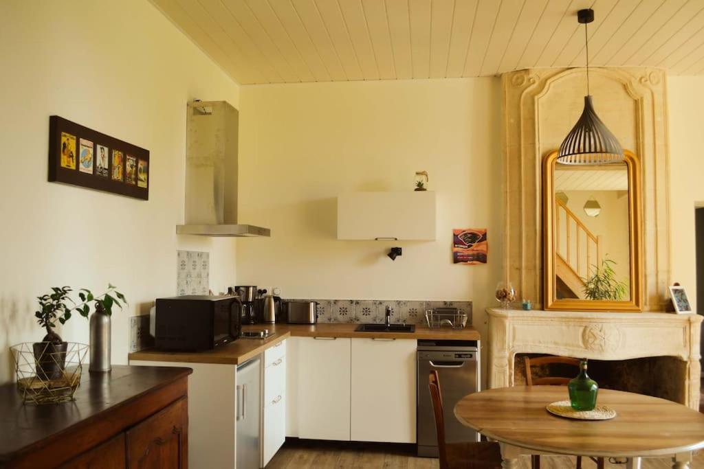 Gite A La Ferme Chaleureux Apartment Civrac-de-Blaye ภายนอก รูปภาพ
